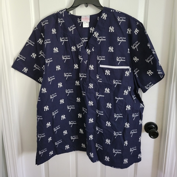 MLB New York Yankees Baseball Logo Unisex Scrub Top Size Large - Picture 1 of 5